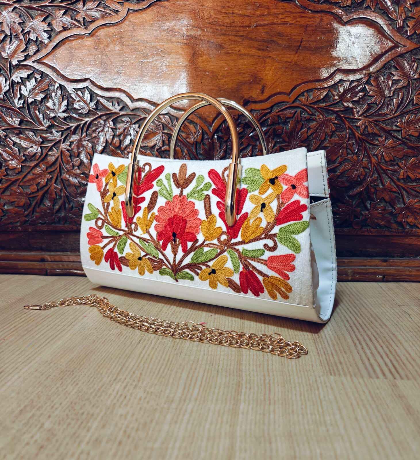 Kashmiri Handcrafted Ari Embroidery Handbags – Timeless Elegance from the Valley
