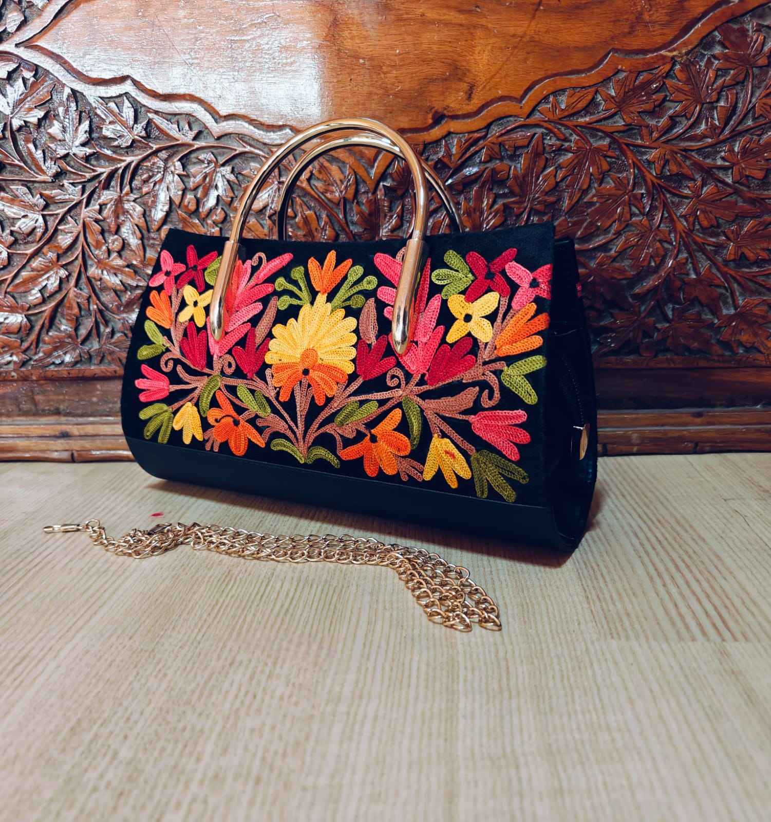 Kashmiri Handcrafted Ari Embroidery Handbags – Timeless Elegance from the Valley